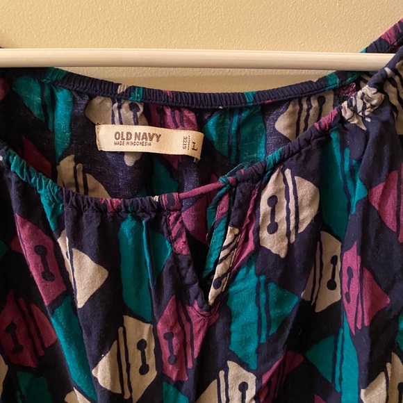 Old navy flow top - Picture 2 of 2